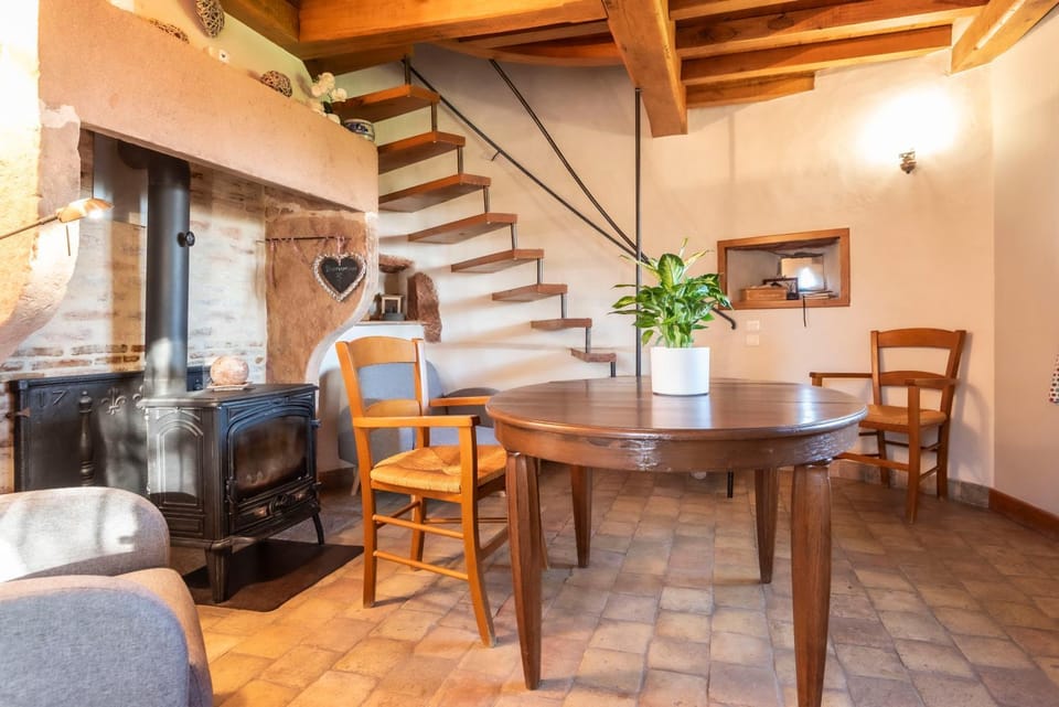 La Petite Tour du Château de Salornay Apartment in Bourgogne-Franche-Comté