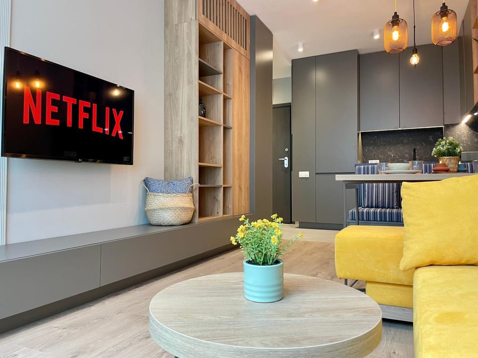 TV and multimedia, Kitchen or kitchenette, Living room, Dining area, Evening entertainment