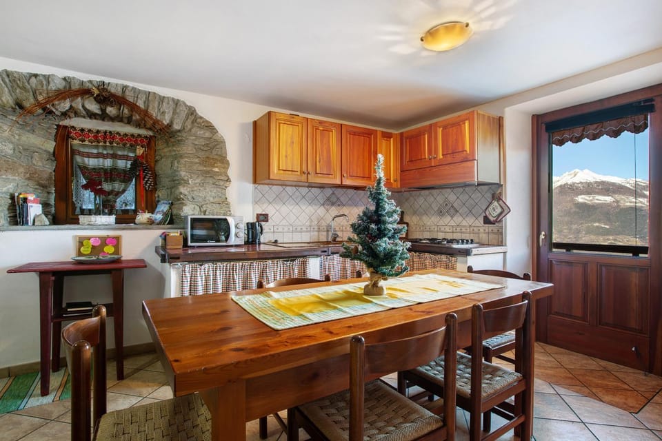 Property building, Kitchen or kitchenette, Living room