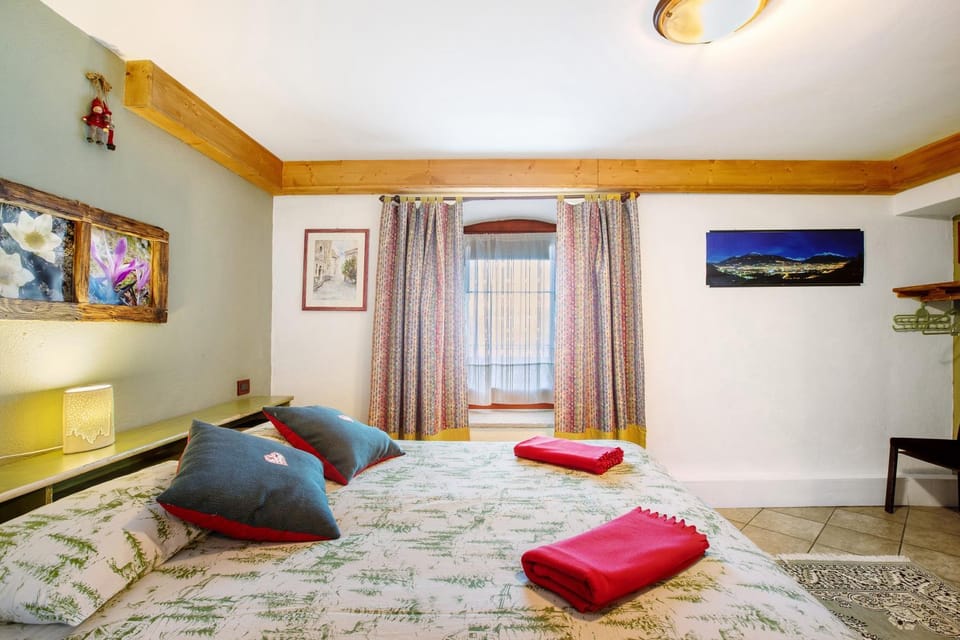 Property building, Living room, Bedroom