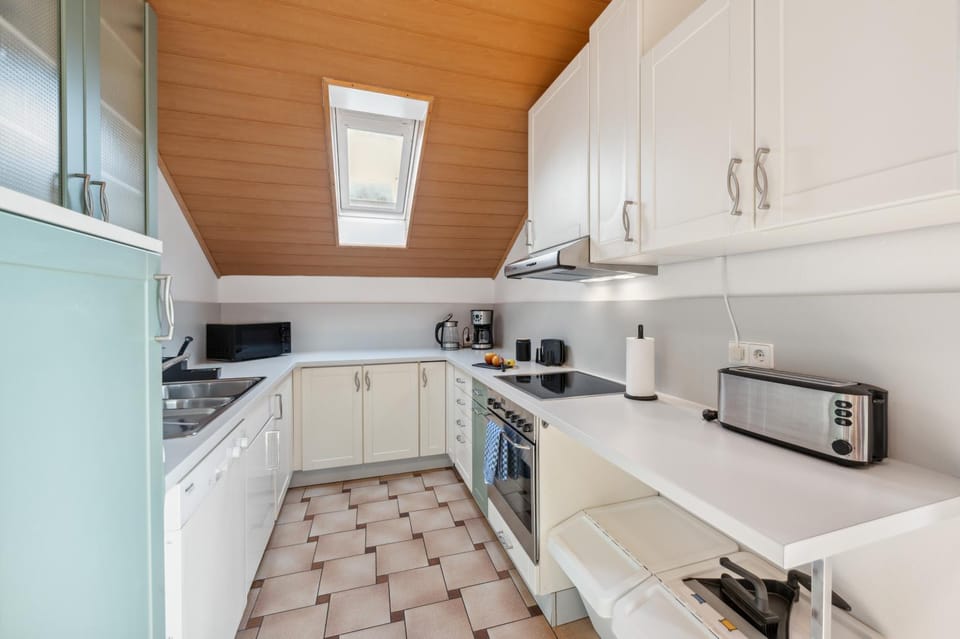 Kitchen or kitchenette, kitchen