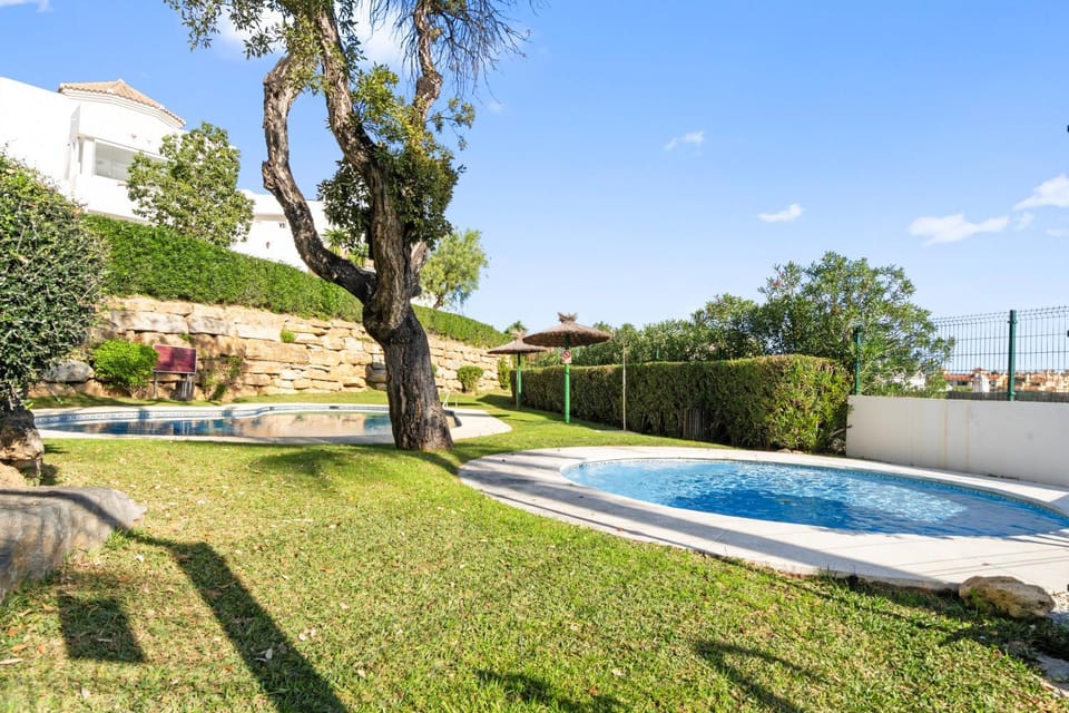 Property building, Swimming pool