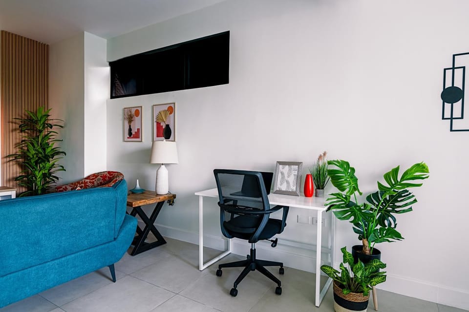 Living room, internet