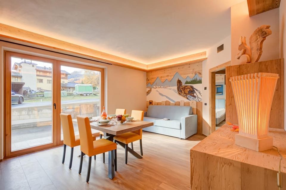 Living room, Dining area