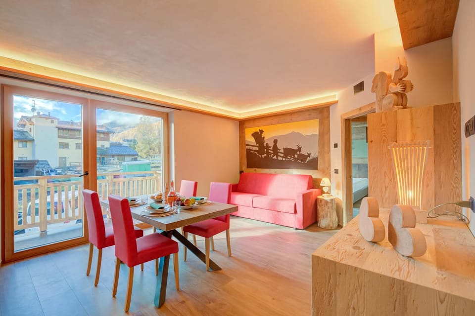 Living room, Dining area