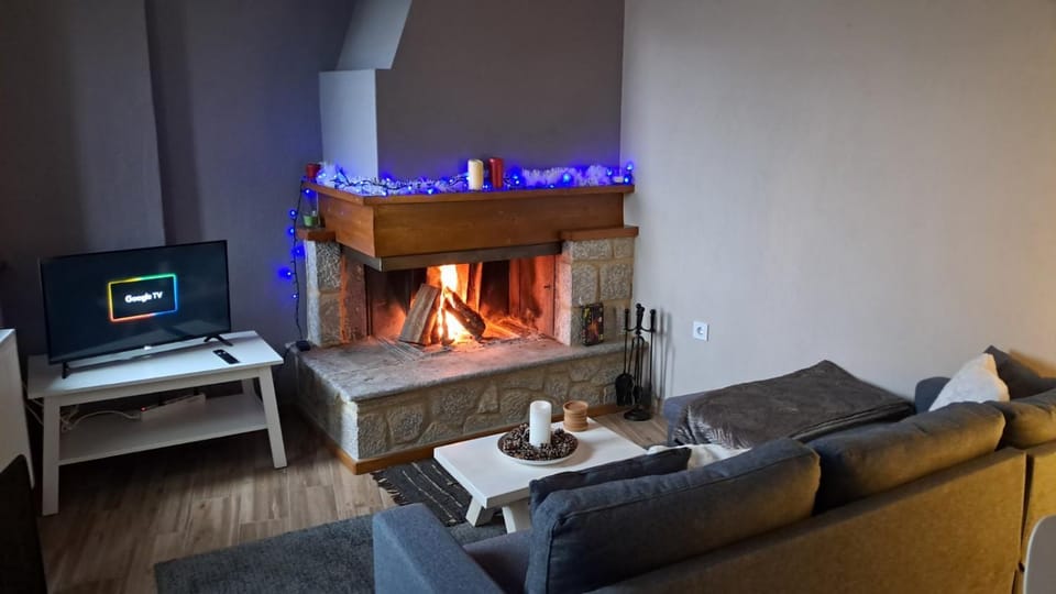 Seating area, fireplace