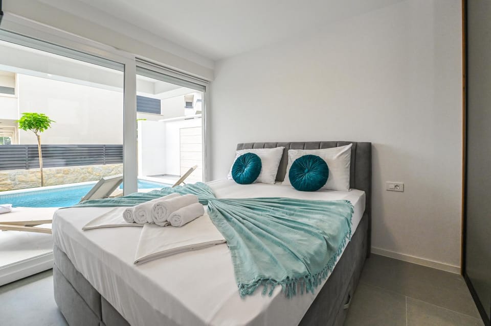 Mila luxury apartment with private pool Apartment in Novalja