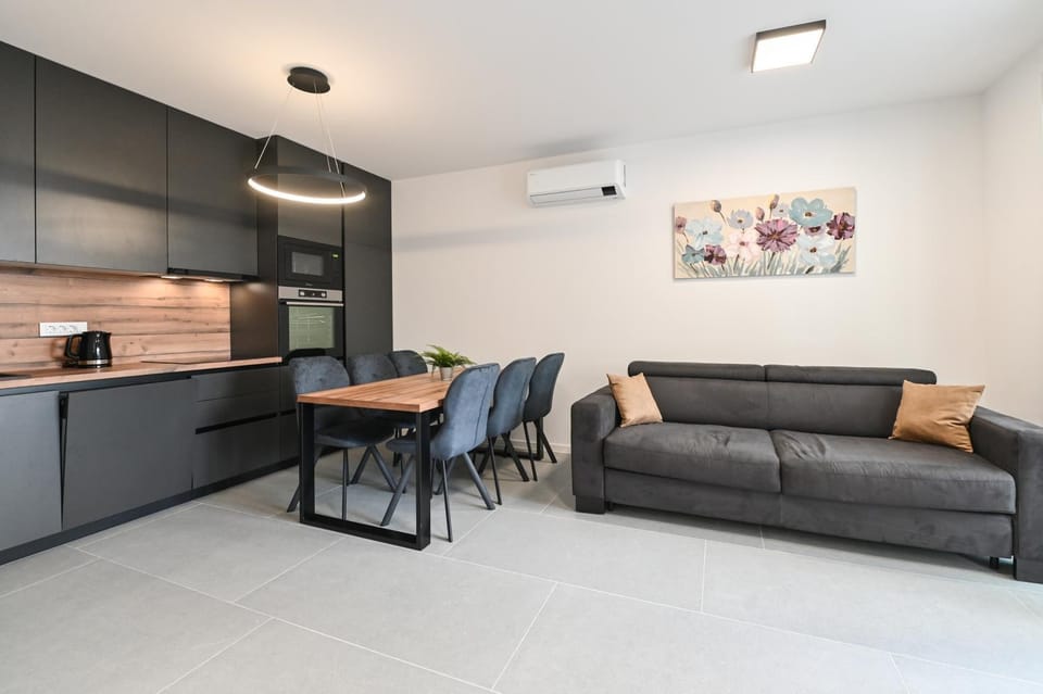 Mila luxury apartment with private pool Apartment in Novalja