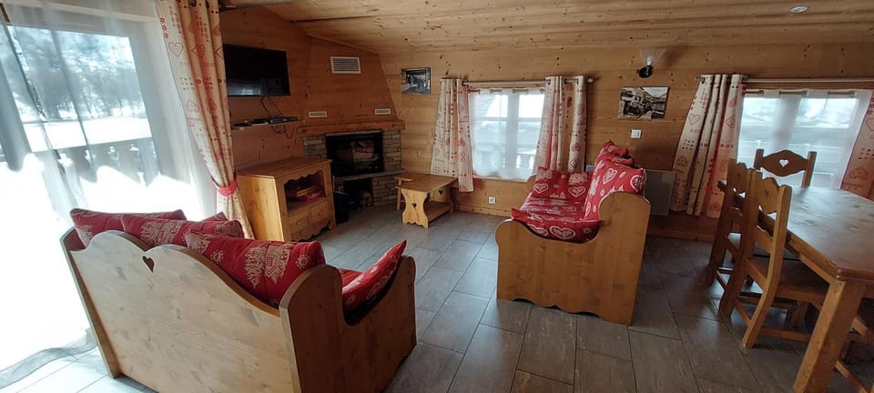 Communal lounge/ TV room