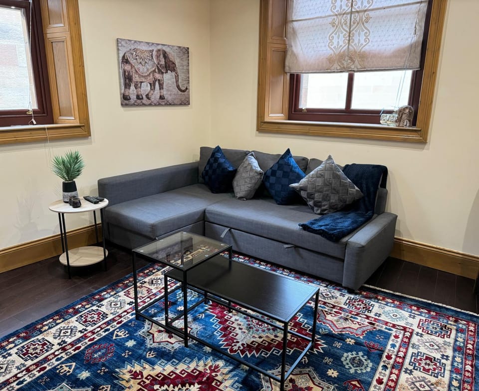 Living room, Seating area