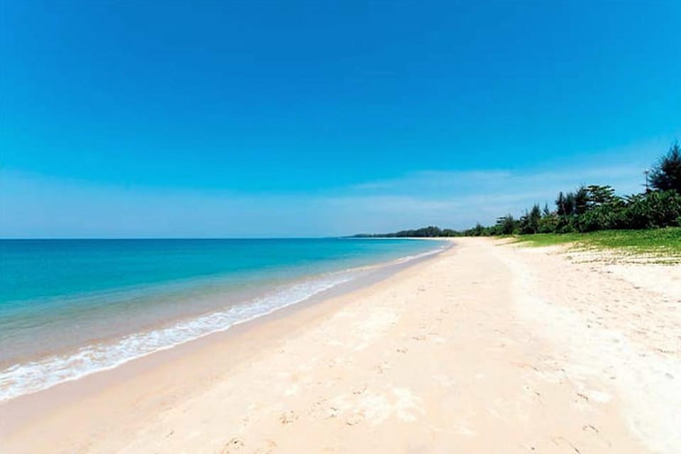 Nearby landmark, Day, Beach