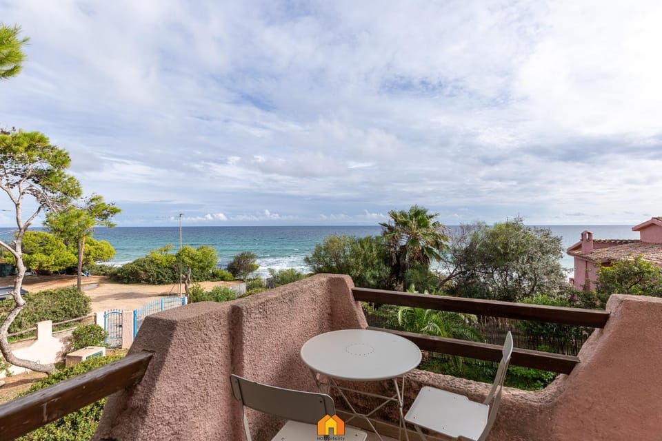 Natural landscape, Balcony/Terrace, Sea view