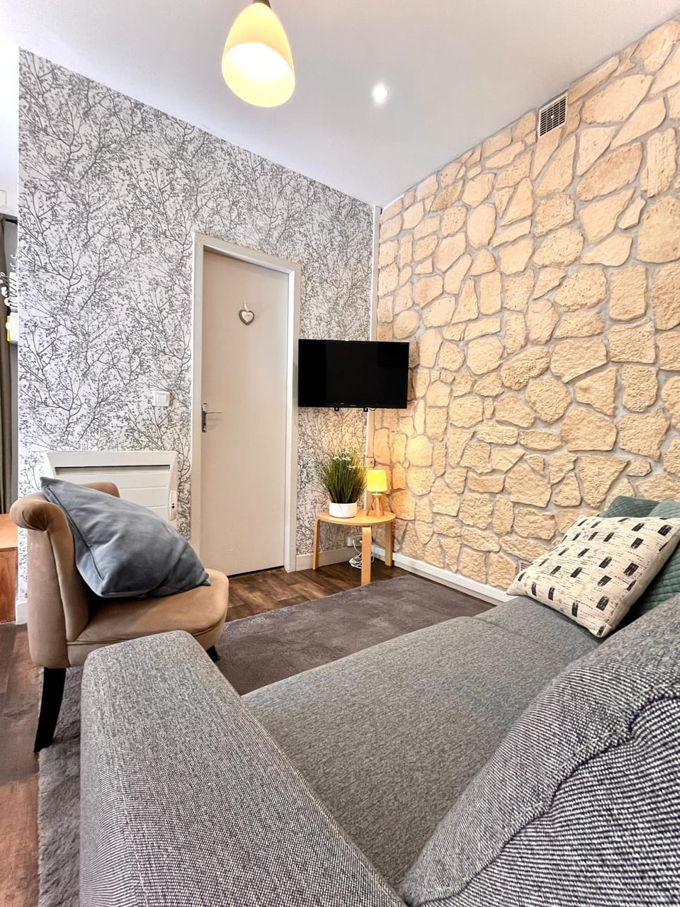 Charmant T2 avec jardin, 4 pers, coeur de village Apartment in Cauterets