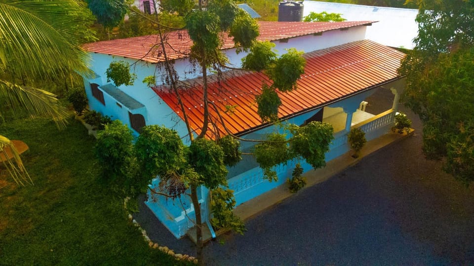 Property building, Bird's eye view, Garden, Balcony/Terrace