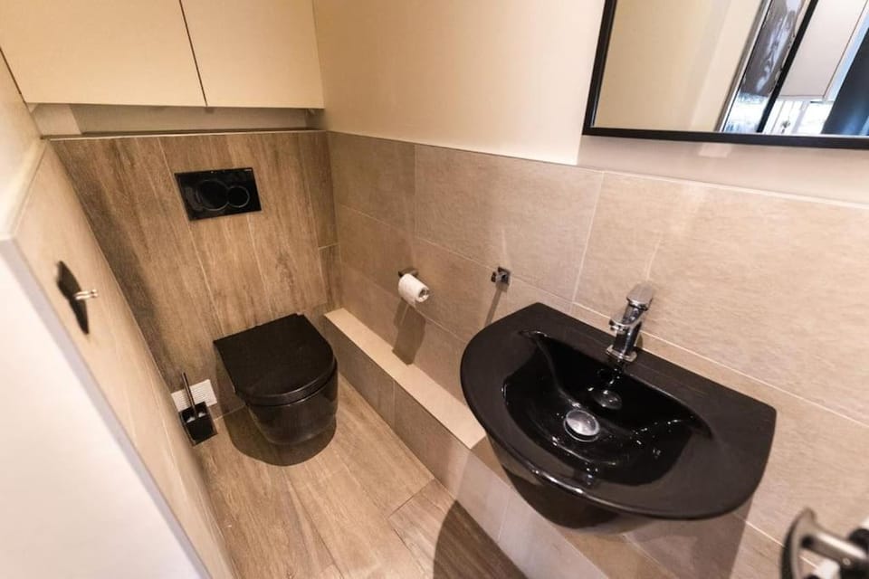 Toilet, Bathroom