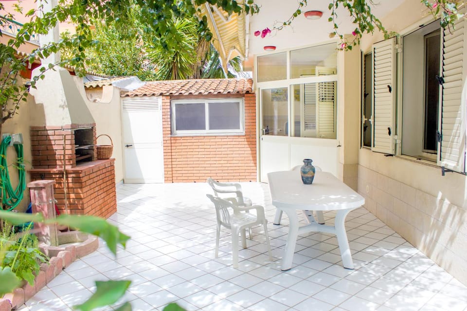 Toilet, Patio, BBQ facilities, Garden, Balcony/Terrace, Kitchen or kitchenette, Dining area