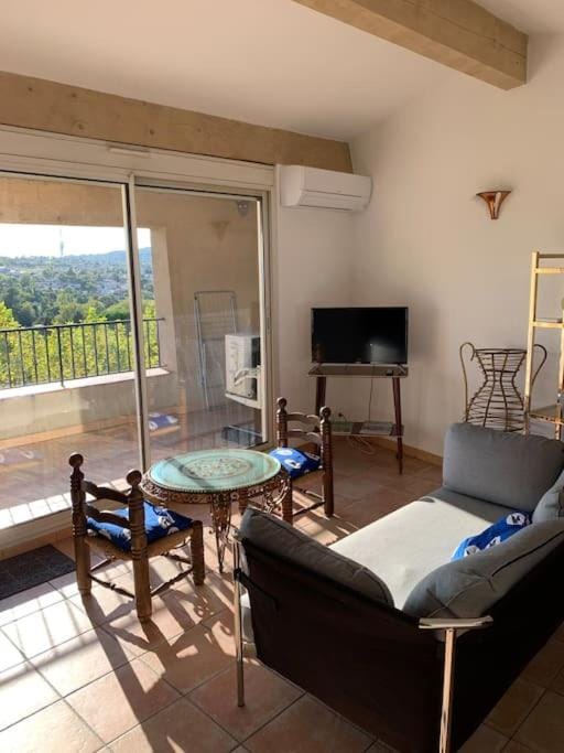 TV and multimedia, Balcony/Terrace, Living room