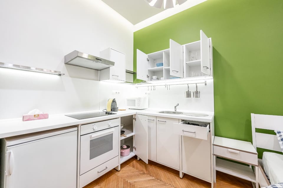 Kitchen or kitchenette, oven, pet friendly