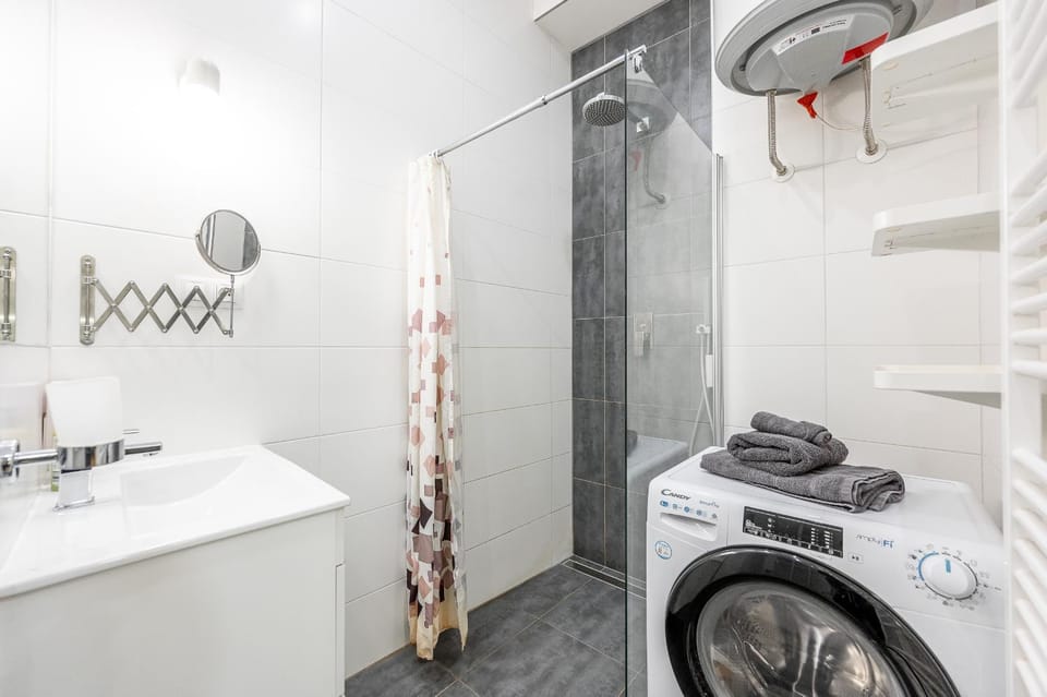 Shower, Bathroom, towels, washing machine, dryer