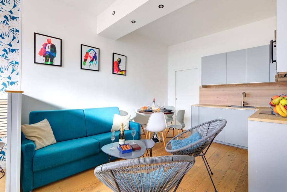Kitchen or kitchenette, Living room, Dining area