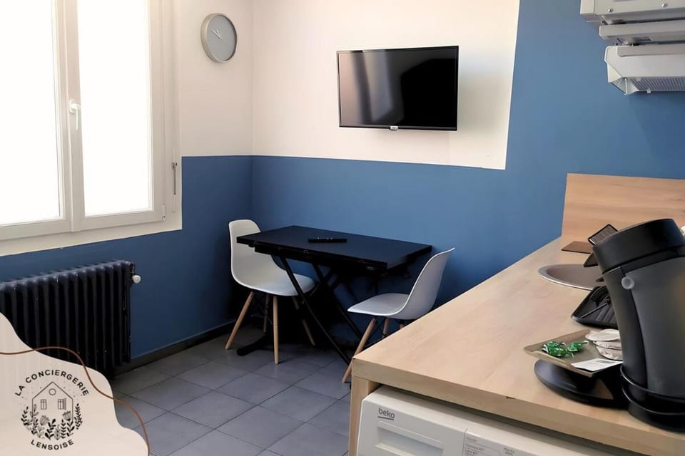 TV and multimedia, Kitchen or kitchenette, Dining area