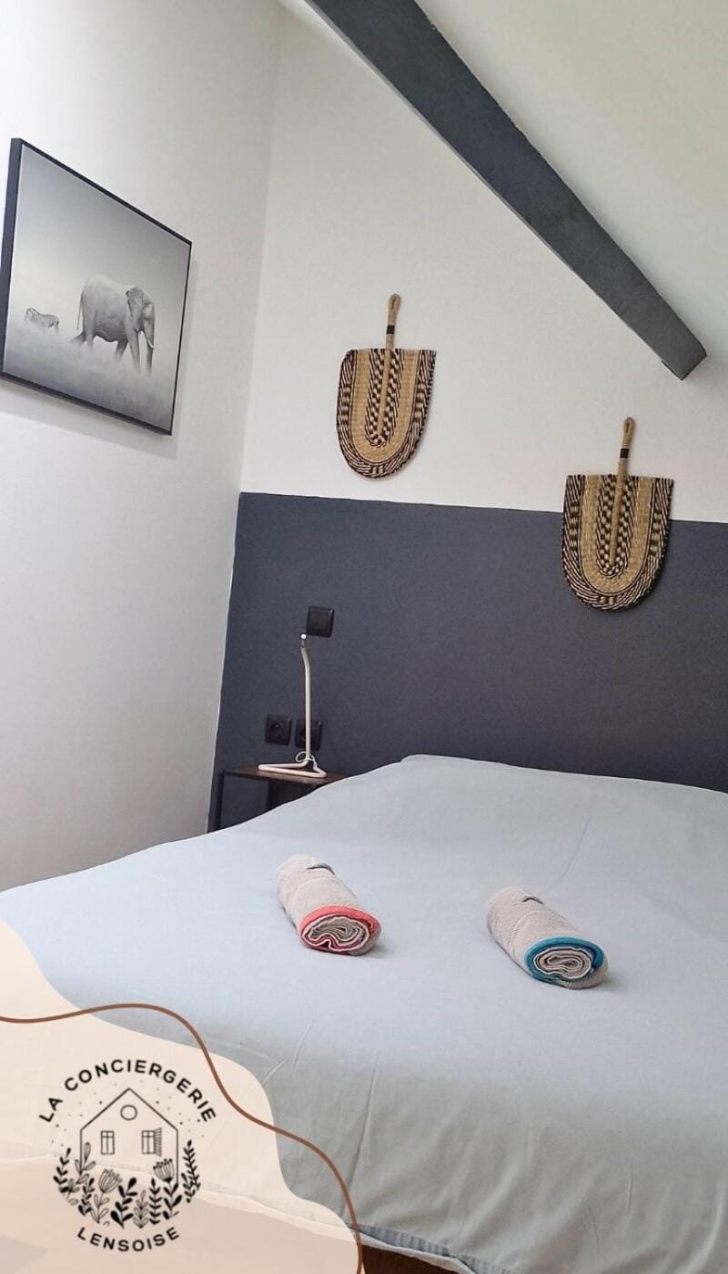Bed, Decorative detail, Bedroom