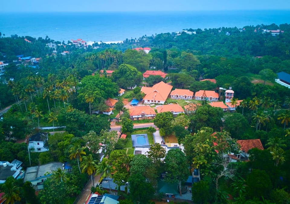 Property building, Day, Neighbourhood, Natural landscape, Bird's eye view, City view, Sea view, Street view