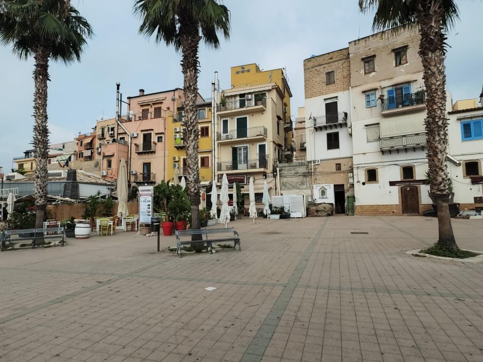 Neighbourhood, City view, Street view, Location