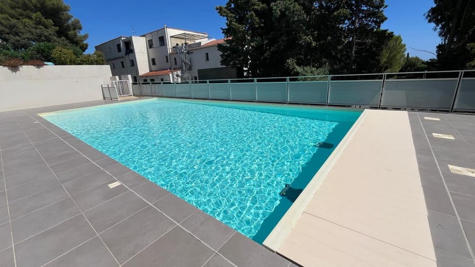 Solarium, Swimming pool