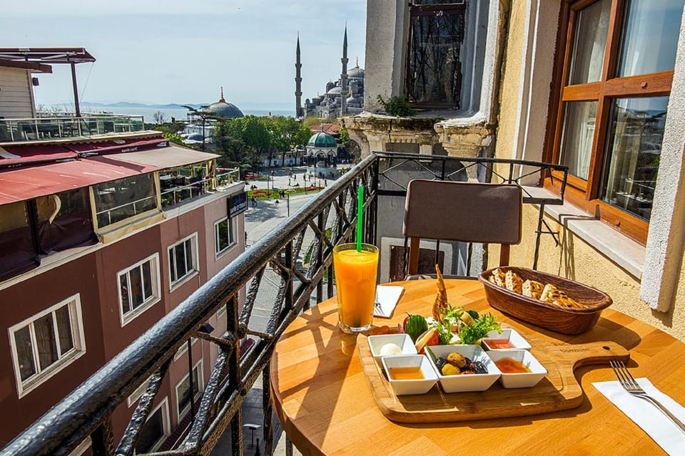 Shower, Patio, Restaurant/places to eat, Bathroom, Coffee/tea facilities, Balcony/Terrace, Balcony/Terrace, Lobby or reception, Decorative detail, Dining area, Bedroom, City view, Landmark view, Sea view, Street view
