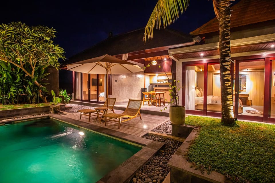 Property building, Pool view, Swimming pool
