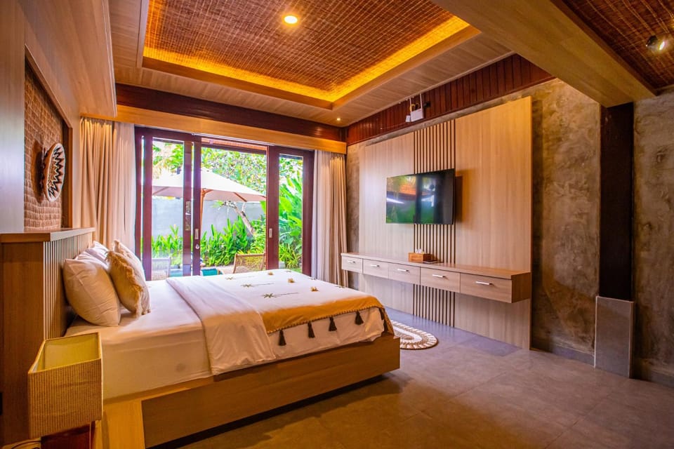 Bed, TV and multimedia, Photo of the whole room, Bedroom
