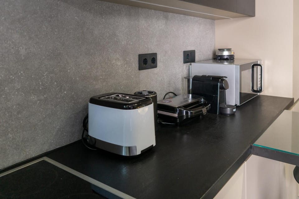 Coffee/tea facilities, toaster