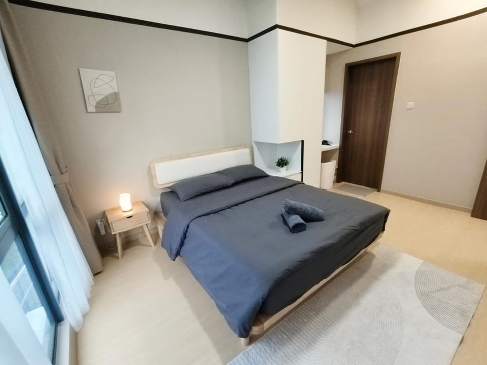 MidValley 3BR Lake View-8px with GFloor 2 CP, PetFriendly I Netflix & Coway I Unblock High Floor Fashion High-end Renovations Apartment in Johor Bahru