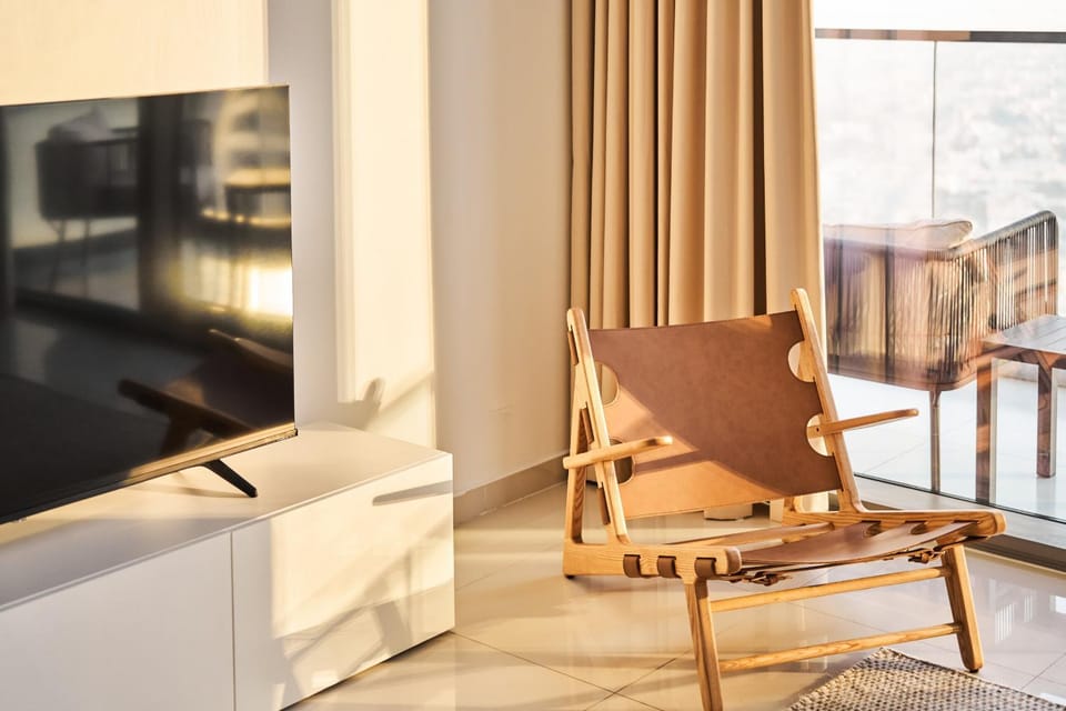 Communal lounge/ TV room, TV and multimedia, Living room, Seating area, Evening entertainment