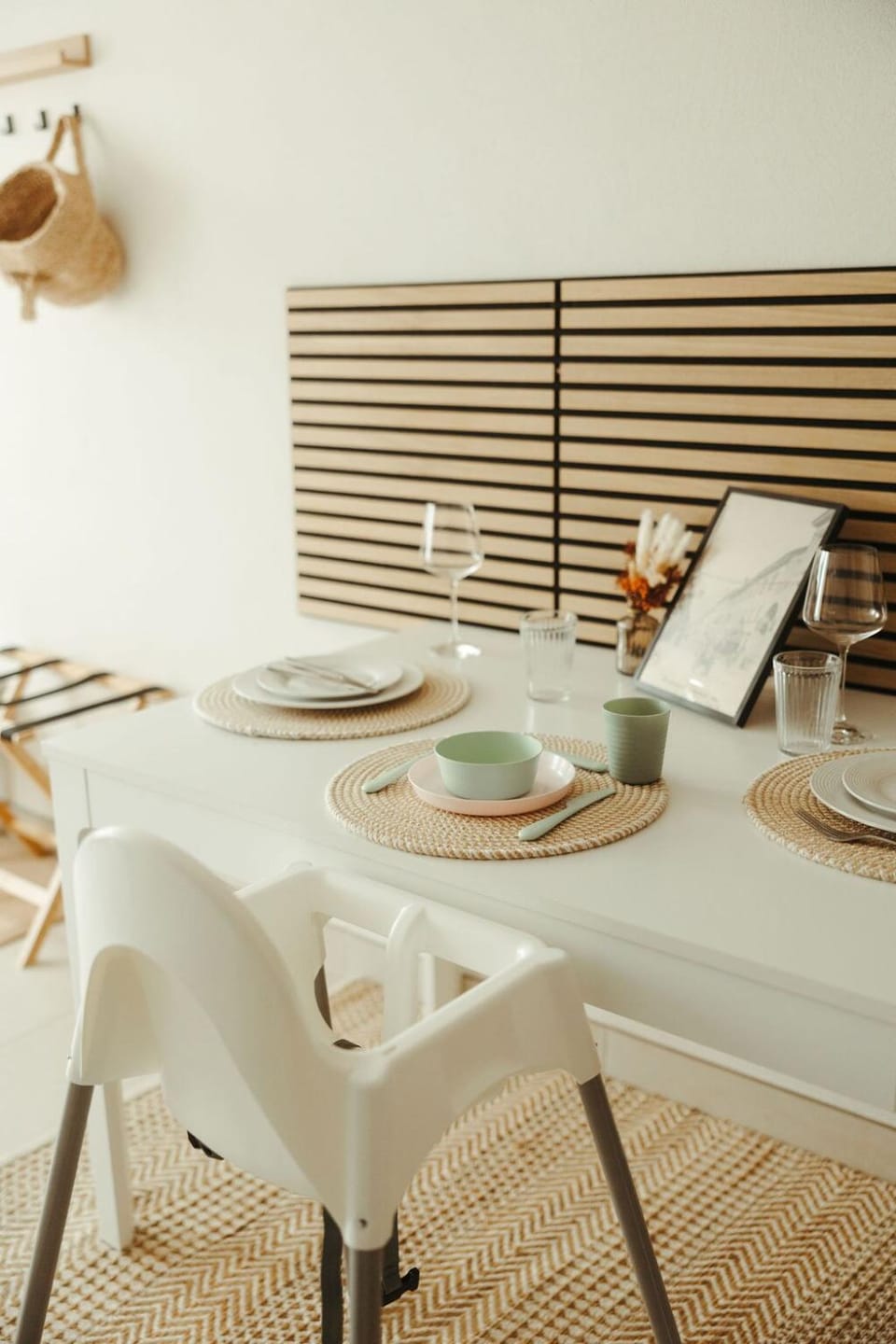 Seating area, Dining area