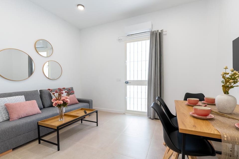 Living room, Seating area, Dining area