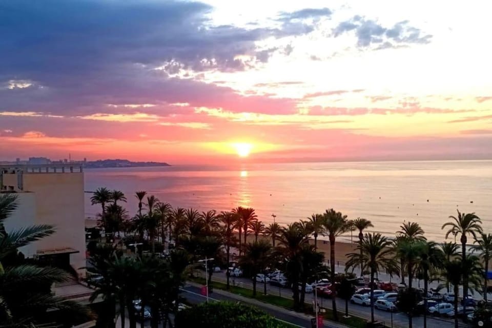 Despierta Frente al Mar Apartamento en Postiguet Apartment in Alicante