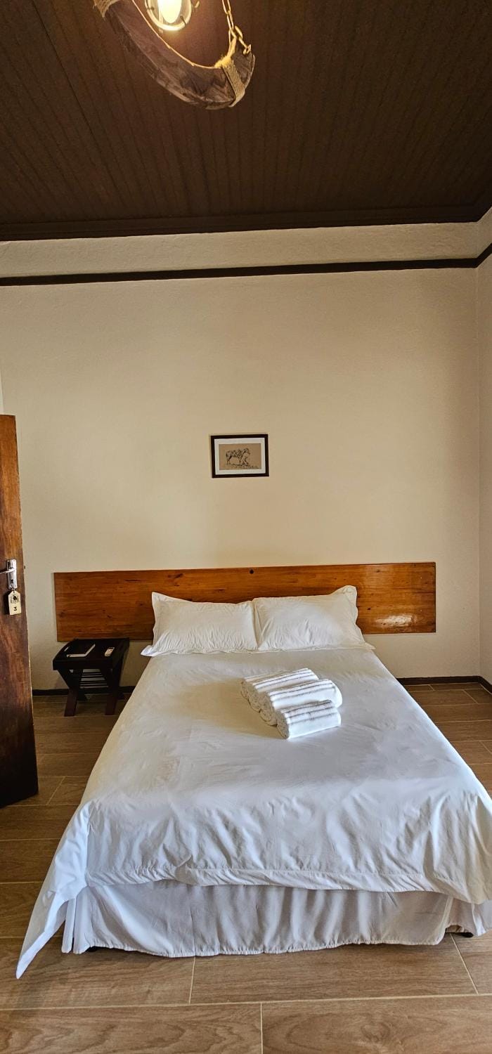 Bed, towels