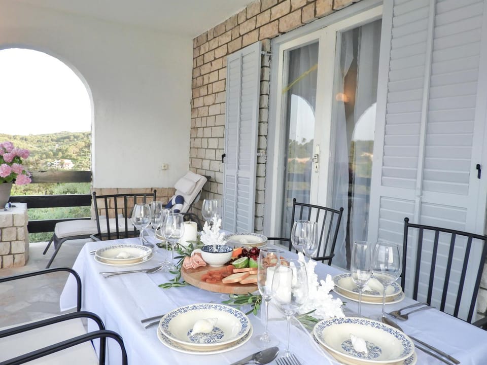 Patio, Day, View (from property/room), Balcony/Terrace, Food
