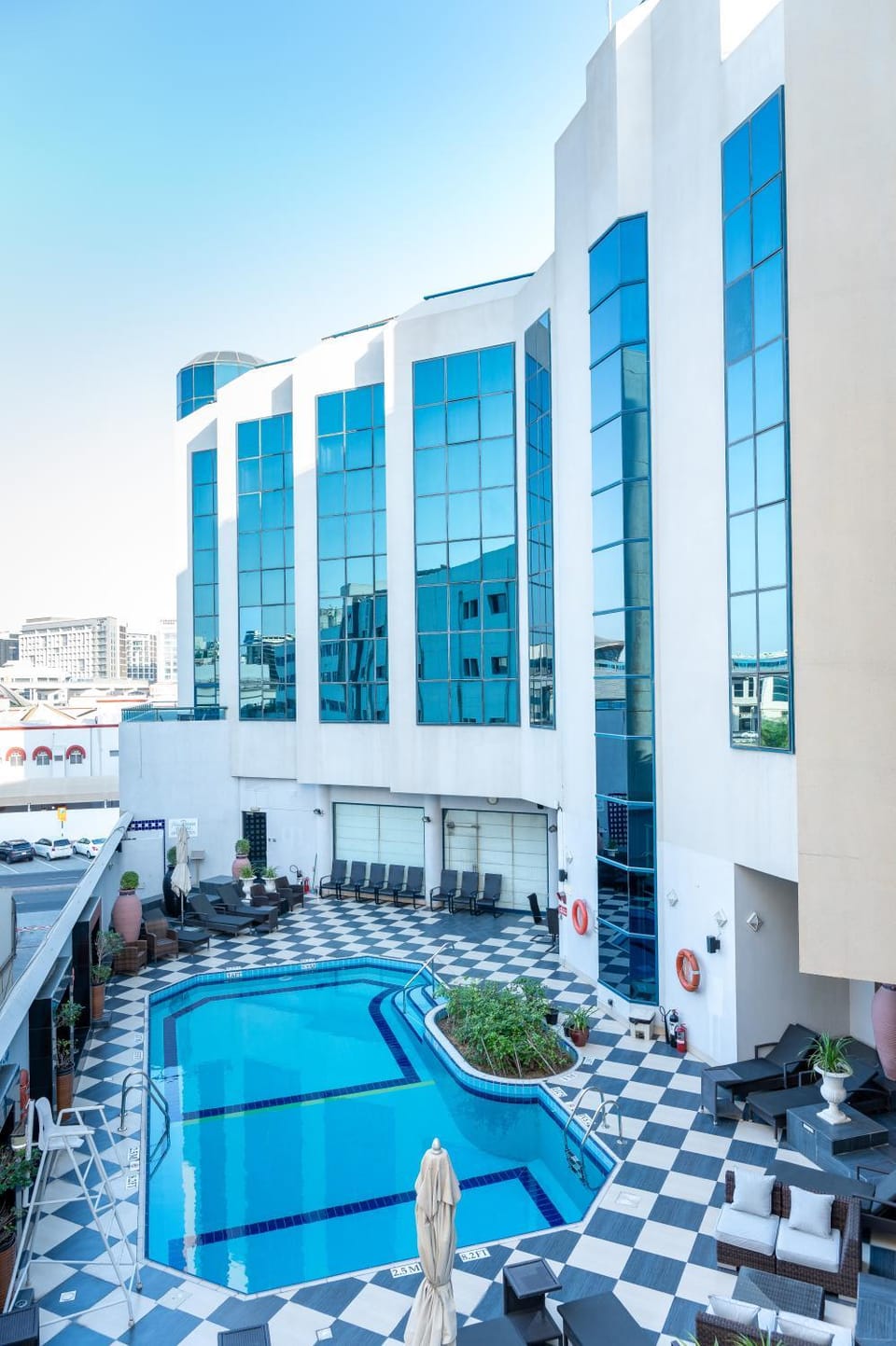 Swimming pool