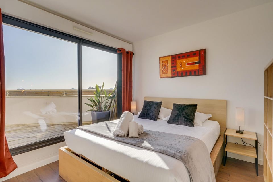 Bed, Bedroom