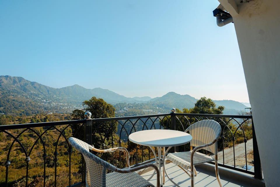 View (from property/room), Balcony/Terrace, Mountain view