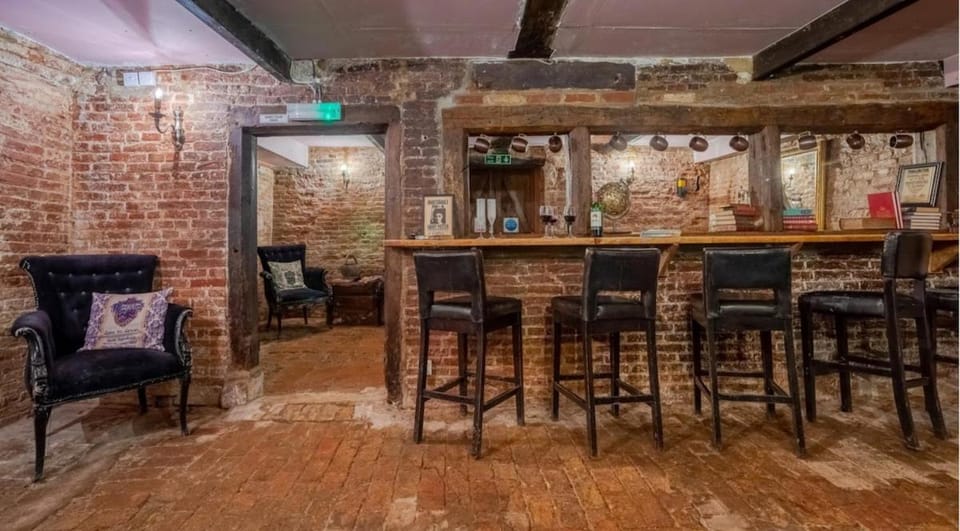 Hockwold Hall - Former Royal residence Villa in Forest Heath District