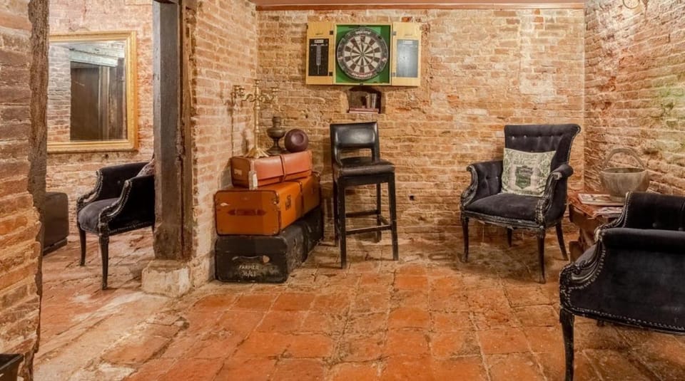 Hockwold Hall - Former Royal residence Villa in Forest Heath District