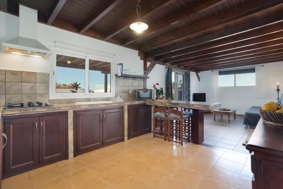Property building, Kitchen or kitchenette, Living room