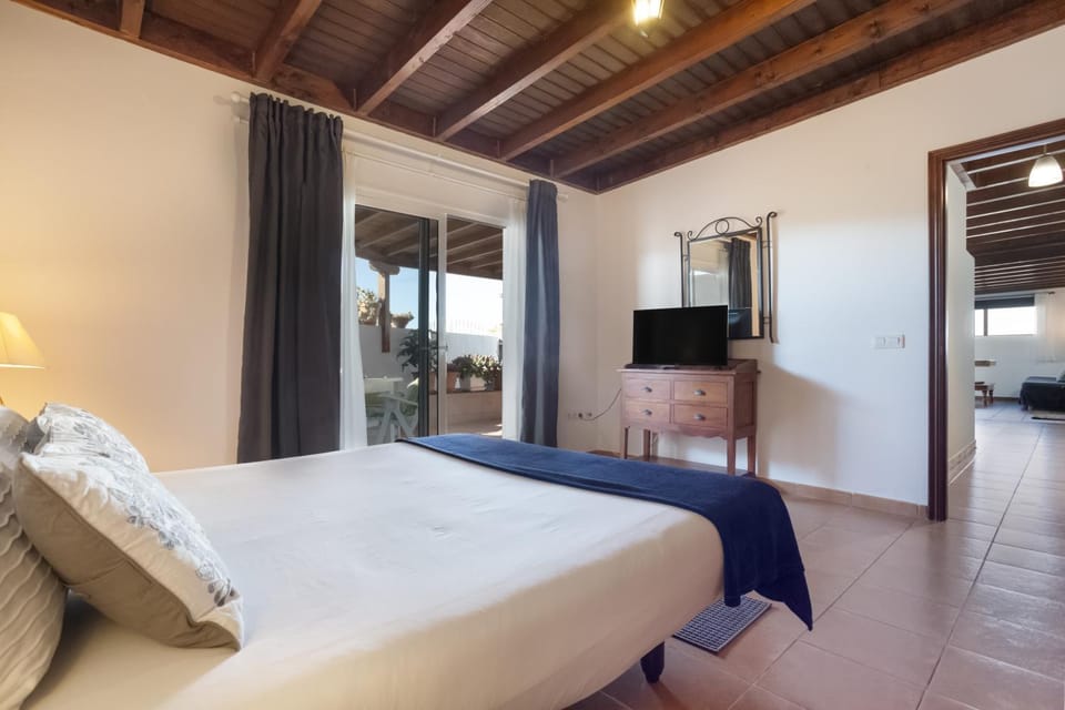 Property building, Living room, Bedroom