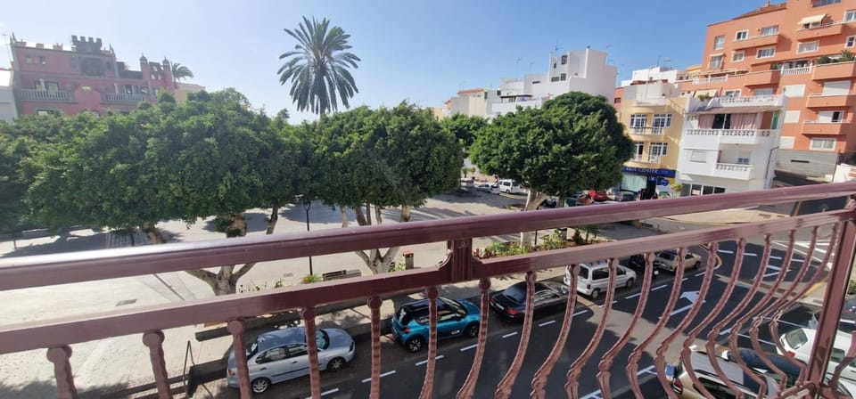Property building, View (from property/room), Balcony/Terrace, Street view