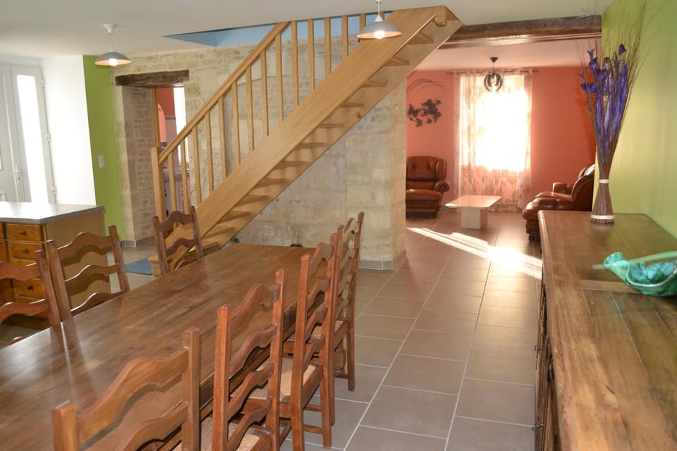 Dining area, Garden view, Family