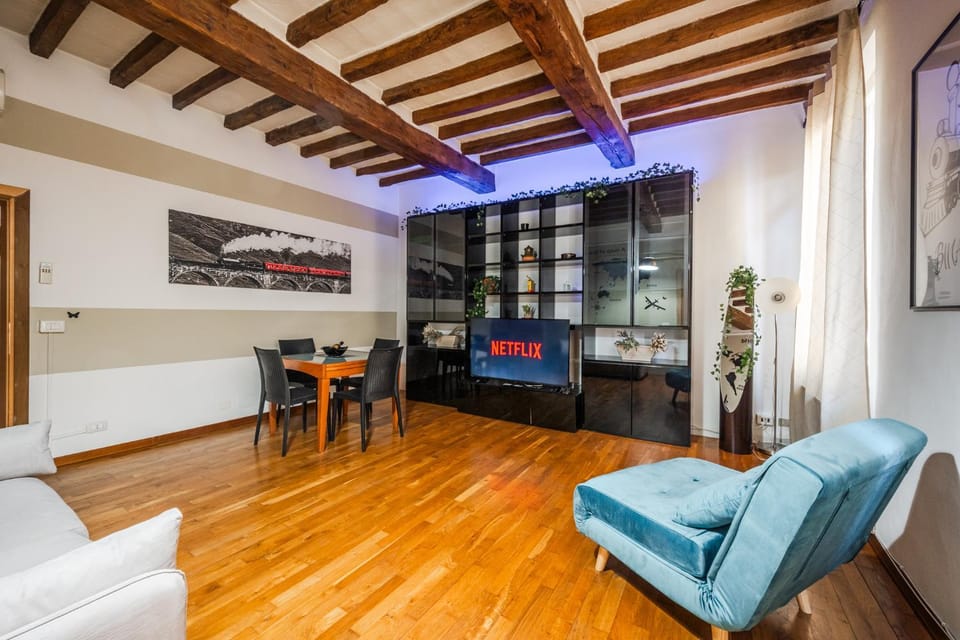 TV and multimedia, Living room, Seating area, Dining area, heating, internet, air conditioner